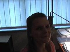 Крутая немка с гигантскими сисяндрами и попой проходит секс-интервью в офисе